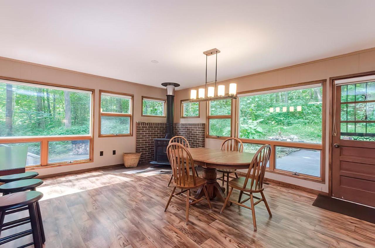Secluded Oasis W Hot Tub, Screened-In Porch, Wifi! Berkeley Springs Zewnętrze zdjęcie